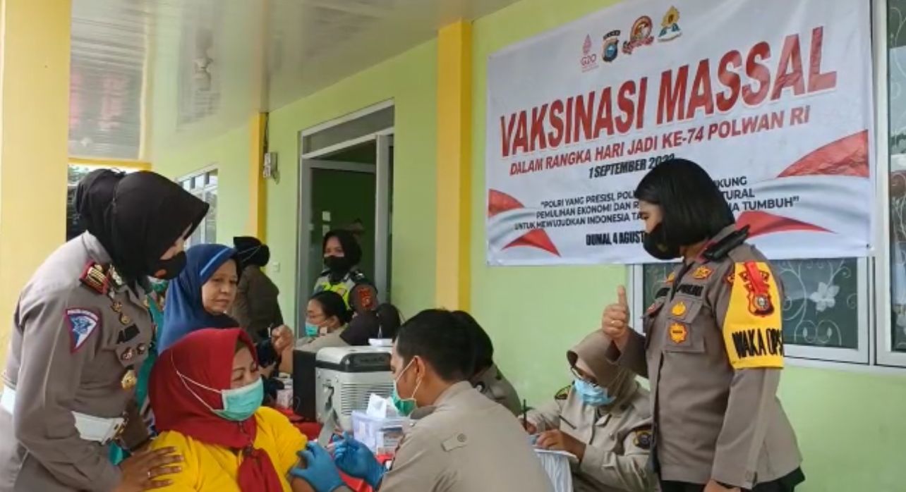 Polwan Polres Dumai Beserta Polsek Jajaran Gelar Kegiatan Vaksinasi