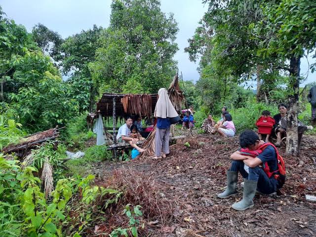 Khawatir Gempa Susulan,  Warga Memilih Bertahan di Pengungsian