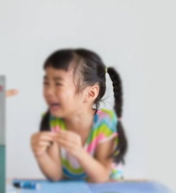 Inilah 4 Sikap Orang Tua yang Bikin Hati Anak Hancur, Sepele Tapi?