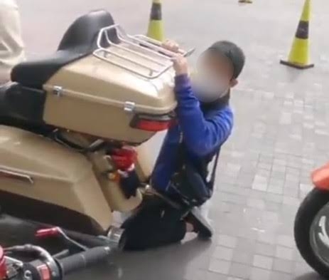 Pria Masukkan Kemaluan ke Knalpot Moge Viral, Kejadian di Mal Jakpus