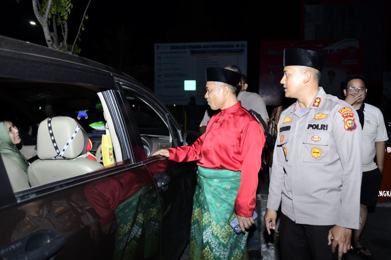 Antrian Panjang Penyeberangan Roro, Wabup Bagus Santoso Perintahkan Tambahan Trip