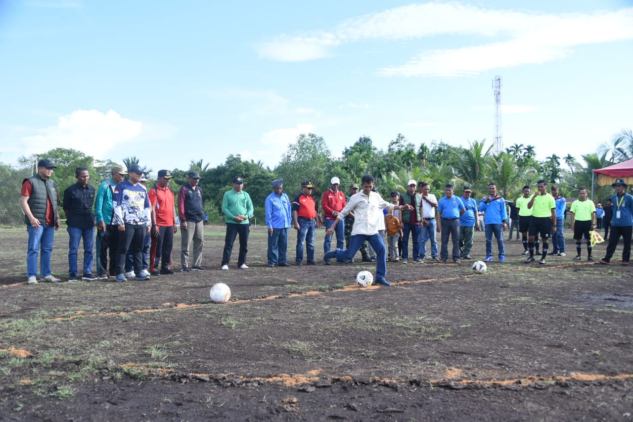 Diharapkan Lahir Pemain Unggul, Bupati Buka Turnamen Karang Taruna Rayon Bengkalis Timur