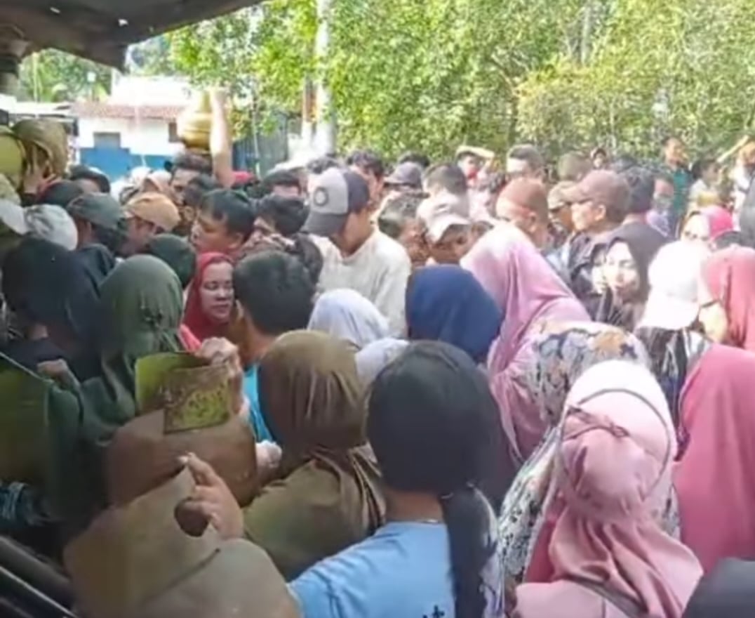 Warga Kota Dumai Diresahkan dengan Kelangkaan Gas Melon 3 Kg
