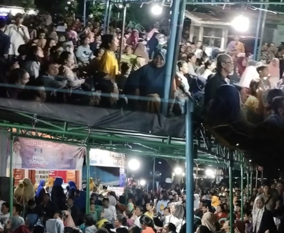 Ribuan Warga Yel Yel "Pok Amai-amai" Sambut Kedatangan Paisal di Jalan Air Bersih