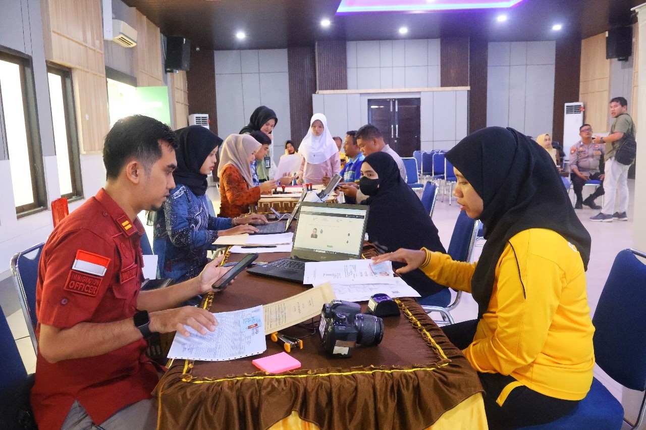 Turut Semarakkan Hari Bhayangkara ke 79, Imigrasi Dumai Buka Layanan Eazy Pasport