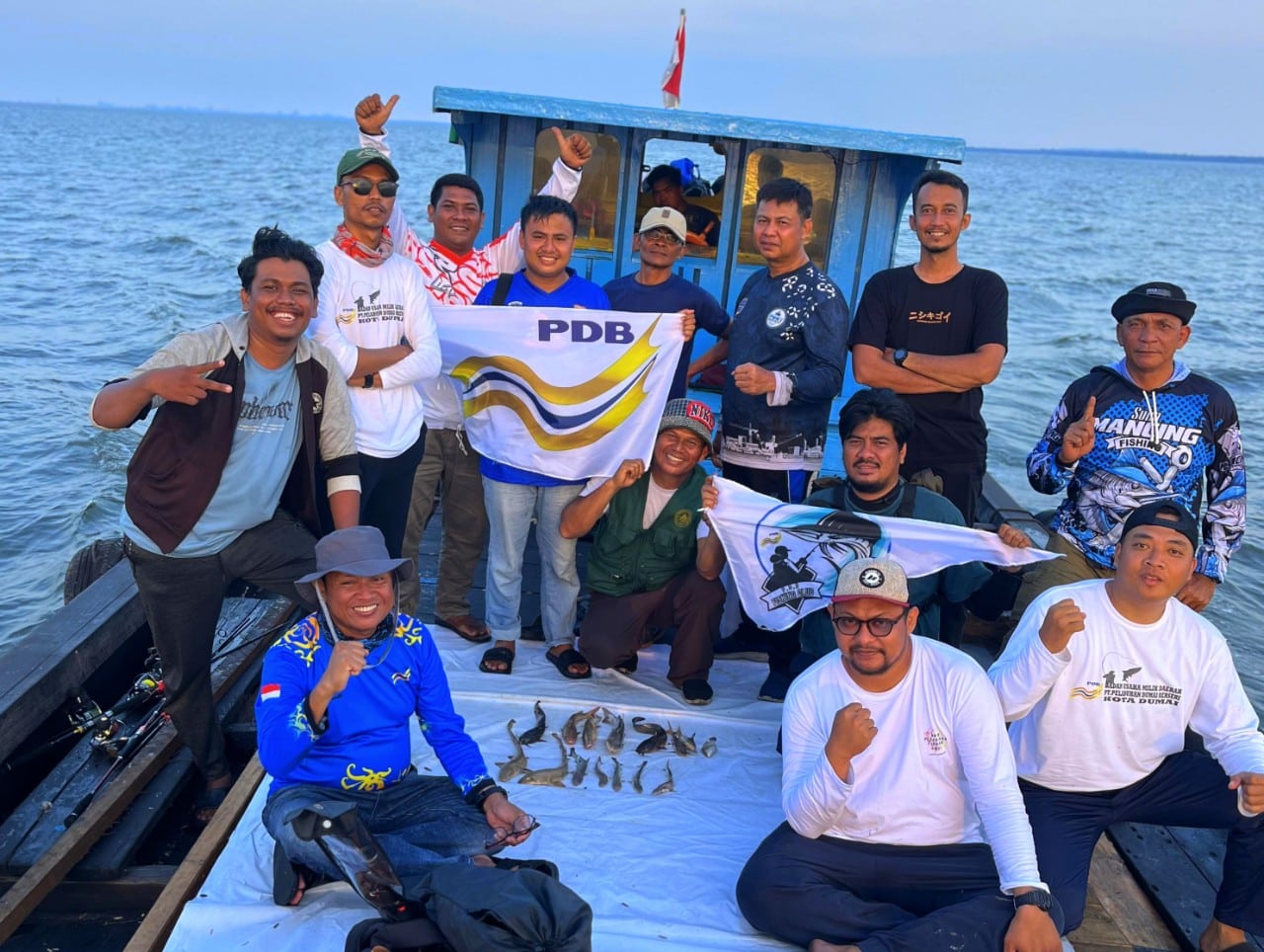 Lomba Mancing Laut, BUMD Pelabuhan Dumai Berseri Ikut Sukseskan Festival Rakyat Pesisir 2025